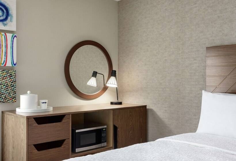 בית מלון כפרי Hampton Inn Kansas City Airport