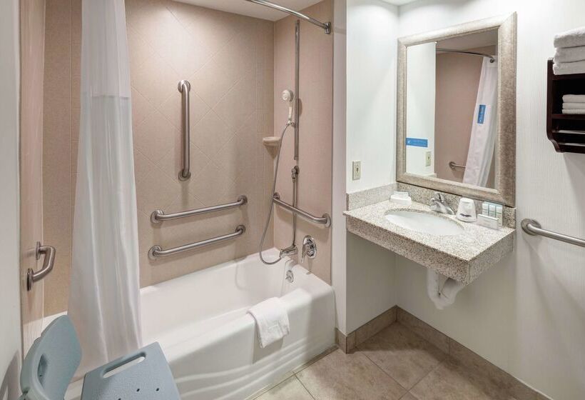 בית מלון כפרי Hampton Inn Kansas Cityliberty