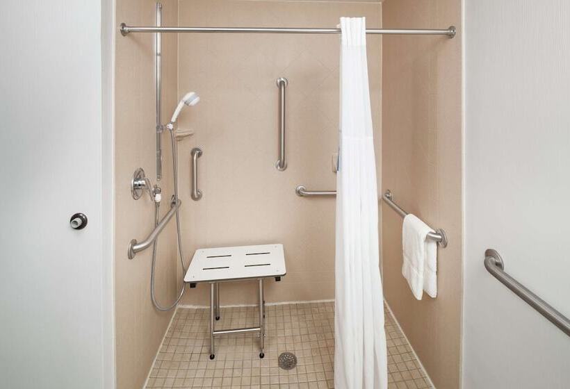 בית מלון כפרי Hampton Inn Kansas Cityliberty