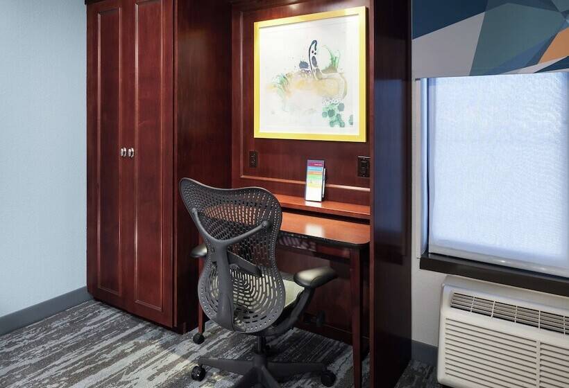 בית מלון כפרי Hampton Inn Kansas Cityliberty