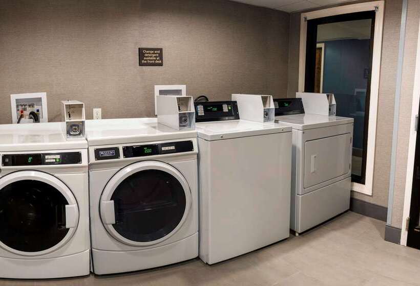 فندق Hampton Inn Kinston