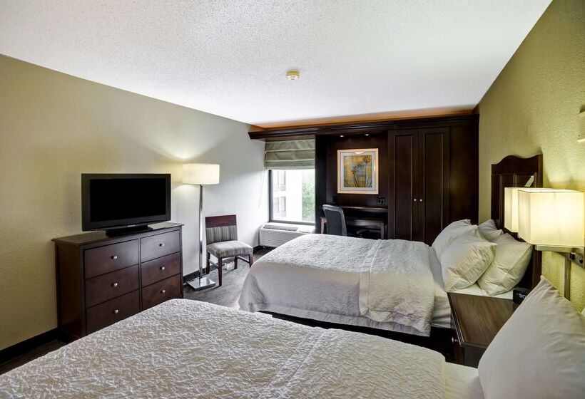 בית מלון כפרי Hampton Inn Knoxvilleairport