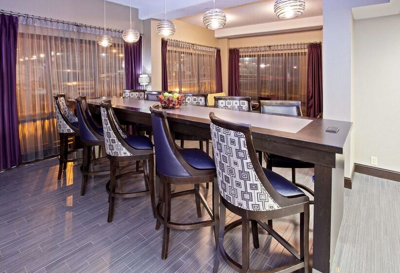 בית מלון כפרי Hampton Inn Knoxvilleairport