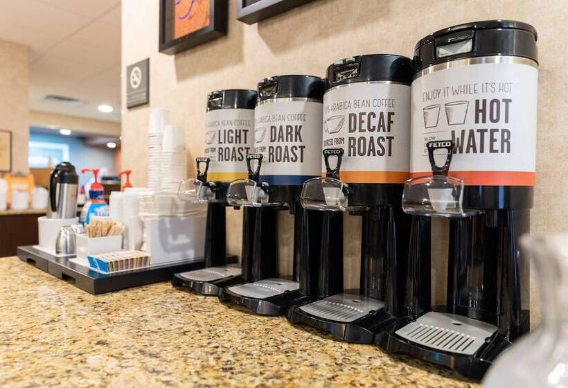 ホテル Hampton Inn By Hilton Of Kuttawa/eddyville