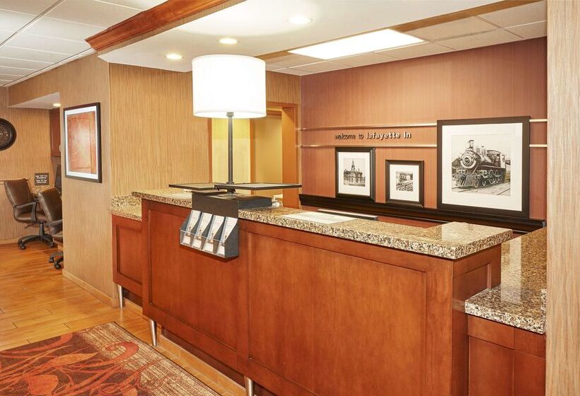 هتل Hampton Inn Lafayette
