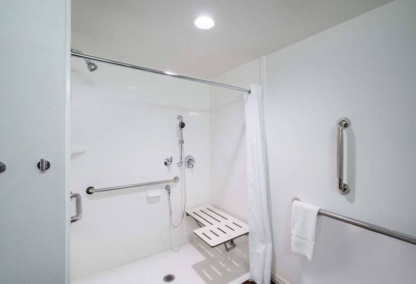 هتل Hampton Inn Lafayette