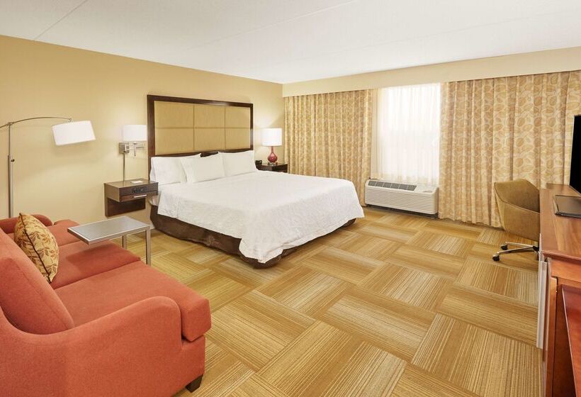 هتل Hampton Inn Lafayette