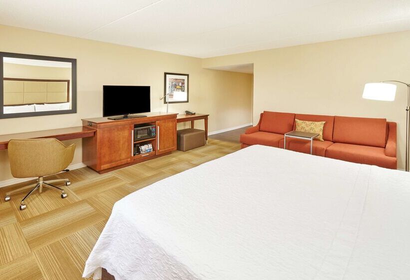 هتل Hampton Inn Lafayette