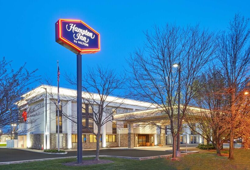 هتل Hampton Inn Lafayette