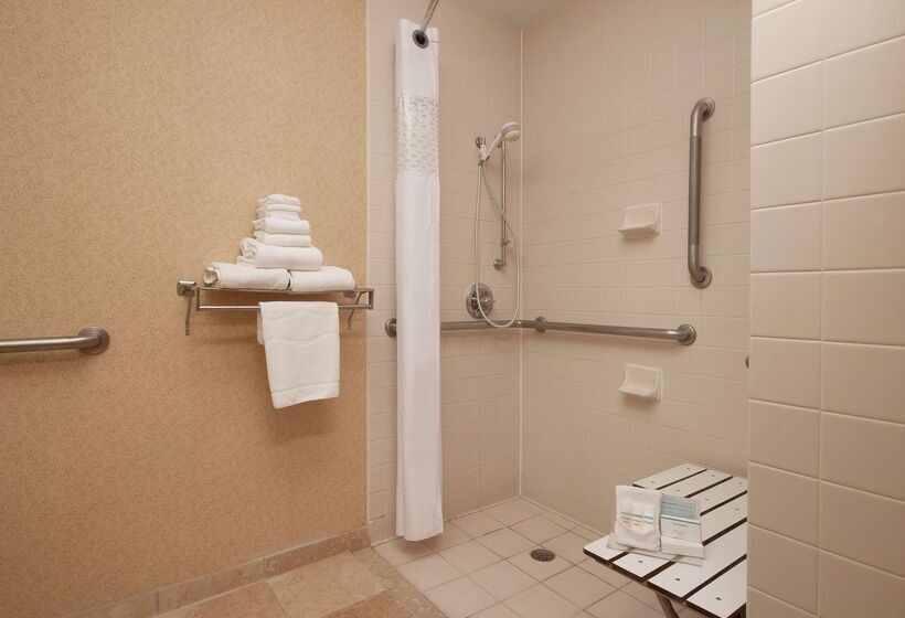 هتل Hampton Inn Laredo