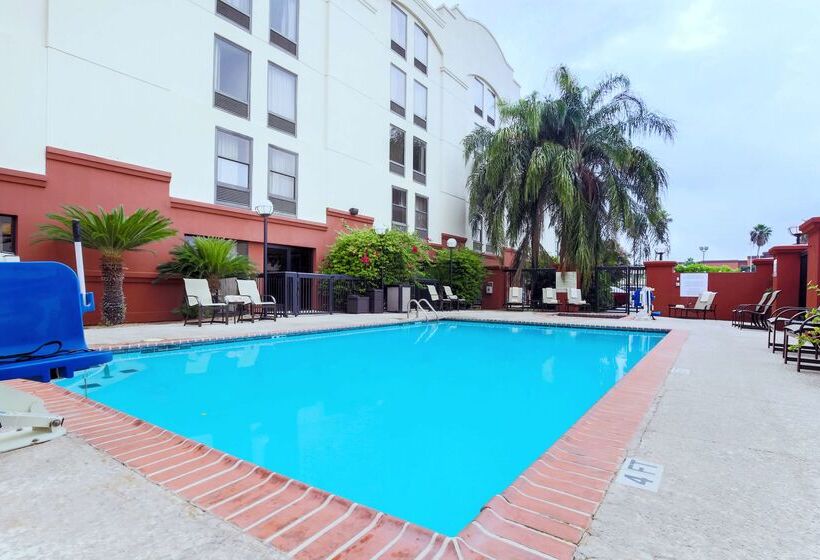 هتل Hampton Inn Laredo