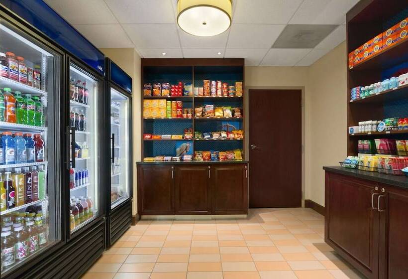 فندق Hampton Inn By Hilton Lexington Park