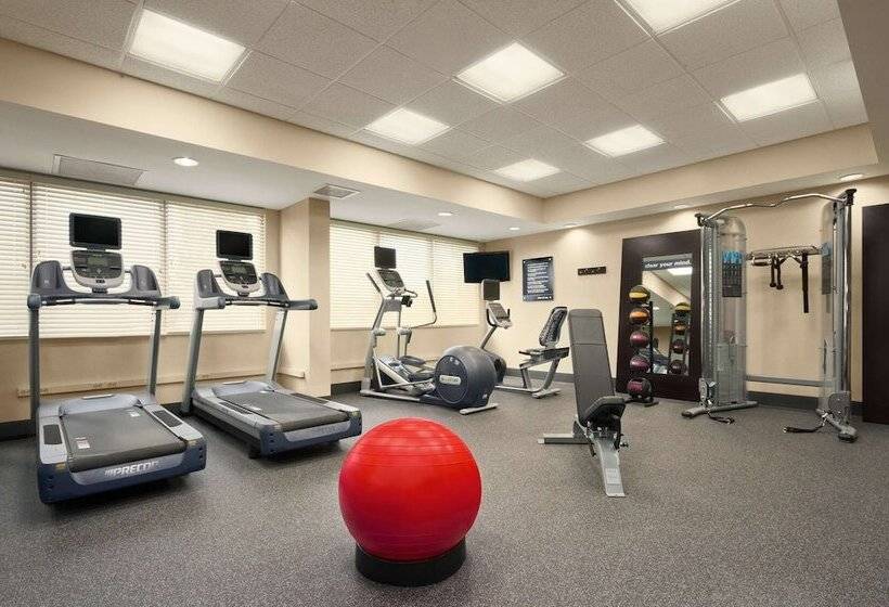 فندق Hampton Inn By Hilton Lexington Park