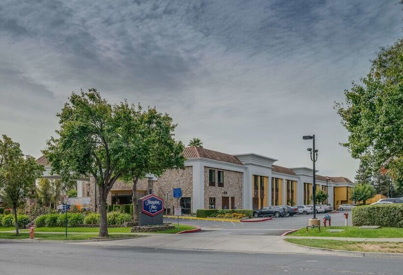 בית מלון כפרי Hampton Inn Livermore
