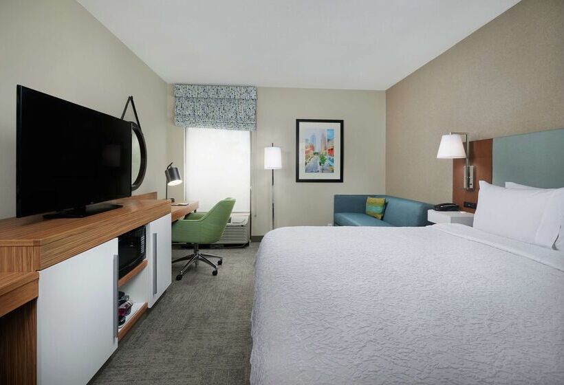 בית מלון כפרי Hampton Inn Louisville I65 @ Brooks Rd