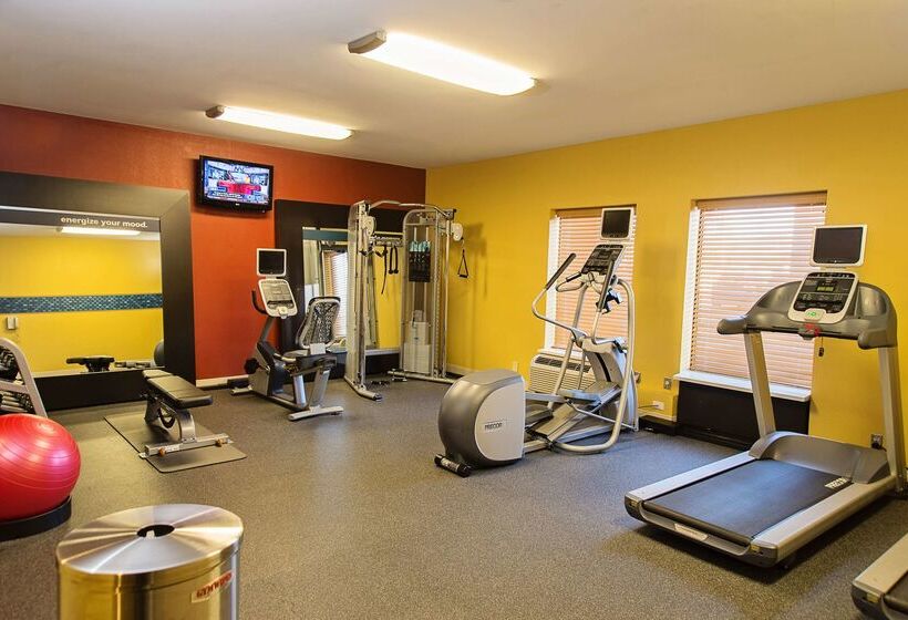 هتل Hampton Inn Louisvilleairport