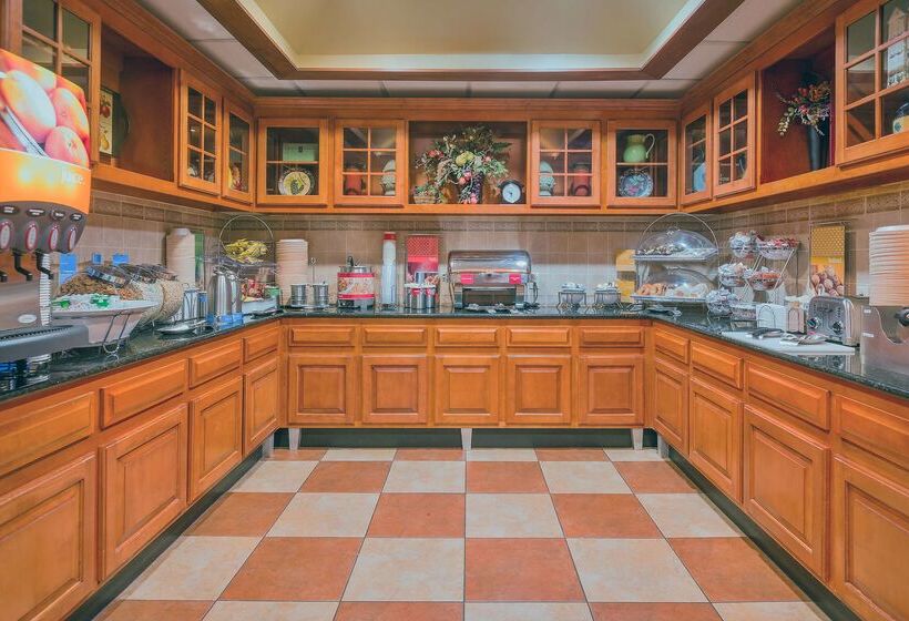 فندق Hampton Inn Marion