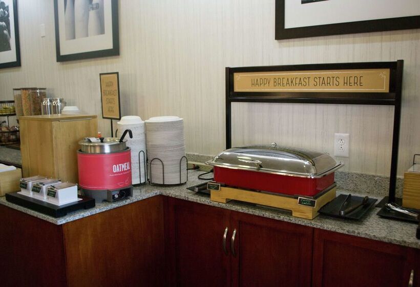 فندق Hampton Inn Marion