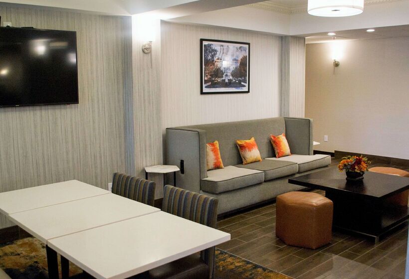 فندق Hampton Inn Marion
