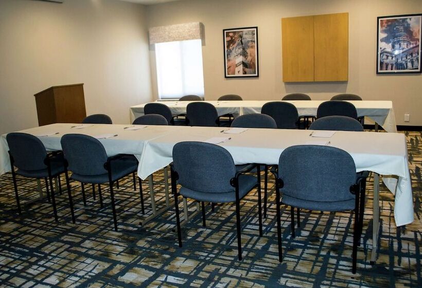 فندق Hampton Inn Marion