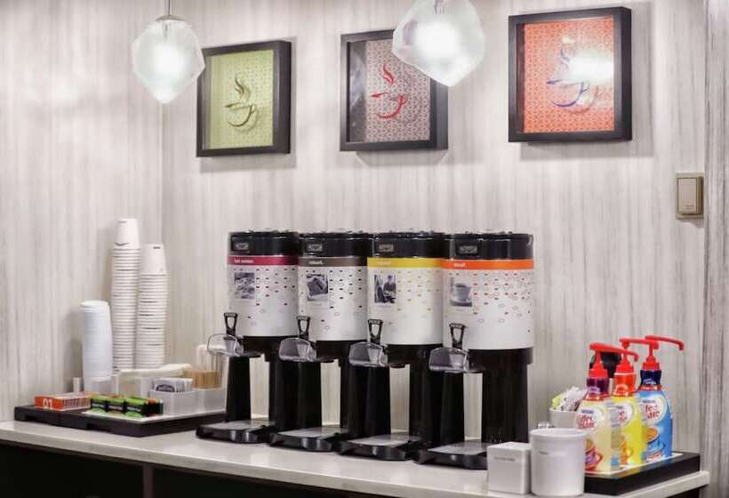 فندق Hampton Inn Marion