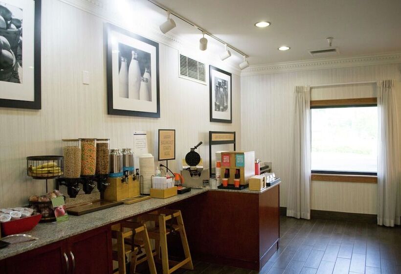 فندق Hampton Inn Marion