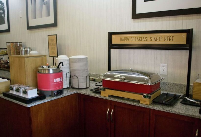 فندق Hampton Inn Marion