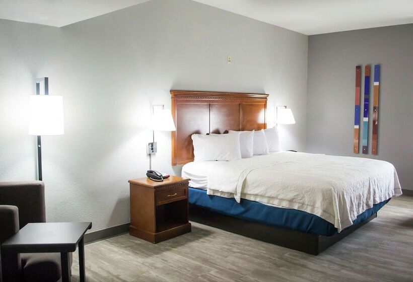 فندق Hampton Inn Marion