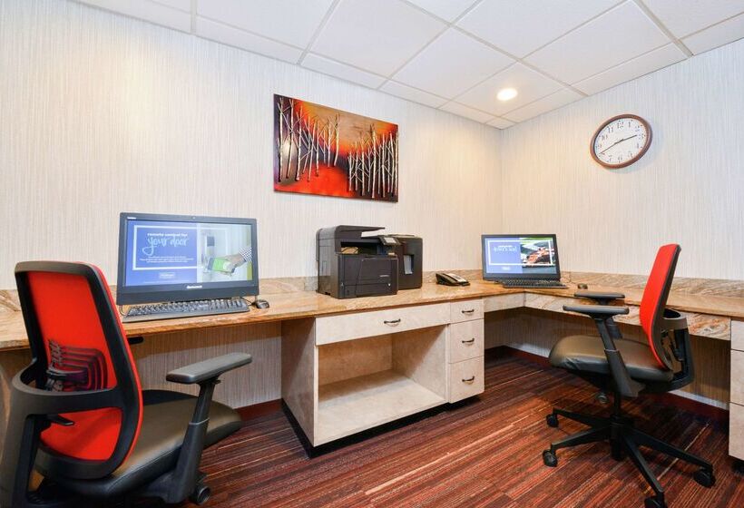 فندق Hampton Inn Martinsburg