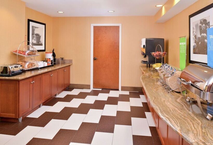 فندق Hampton Inn Martinsburg