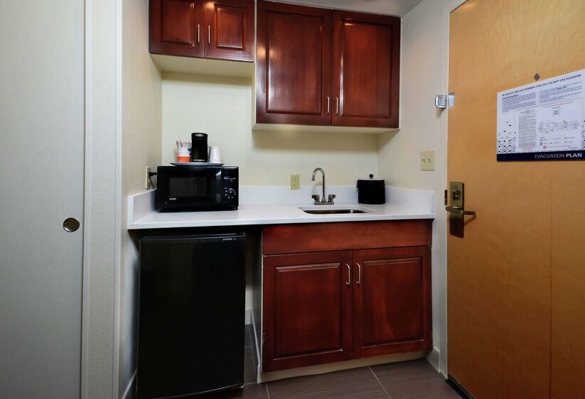 فندق Hampton Inn Martinsville