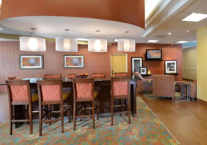 فندق Hampton Inn Martinsville