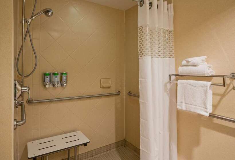 בית מלון כפרי Hampton Inn Milwaukee Airport