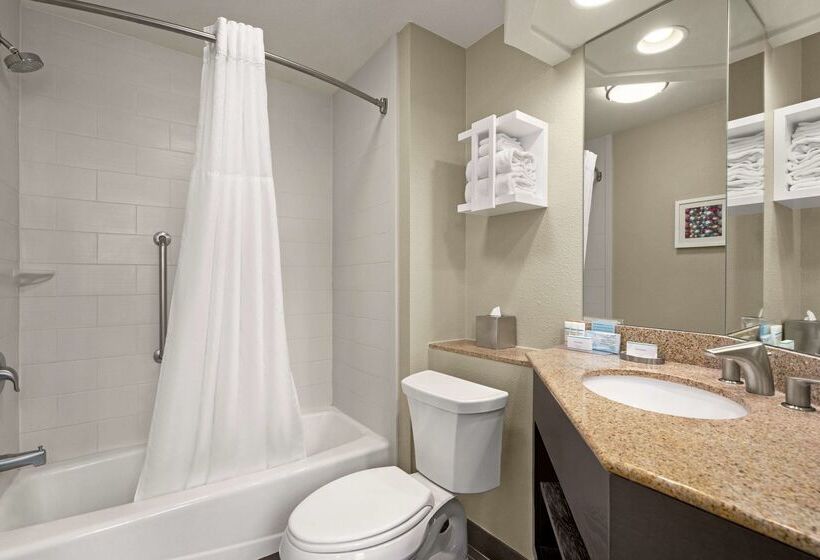 هتل Hampton Inn & Suites New Orleans Downtown