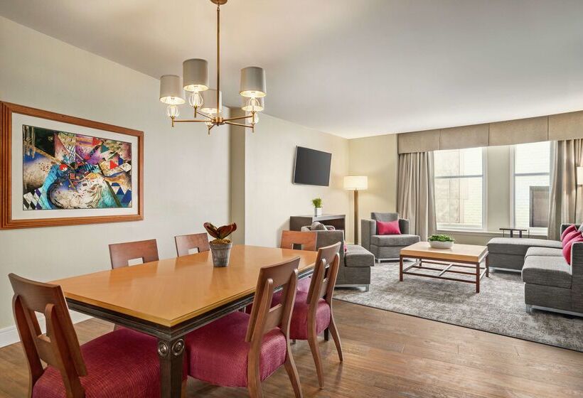 هتل Hampton Inn & Suites New Orleans Downtown