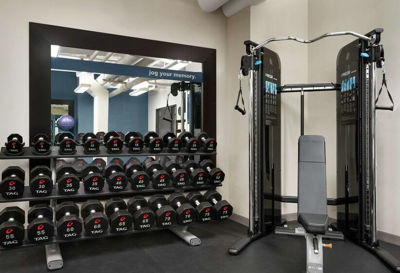 هتل Hampton Inn & Suites New Orleans Downtown