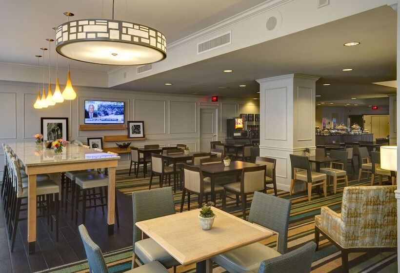 هتل Hampton Inn & Suites New Orleans Downtown