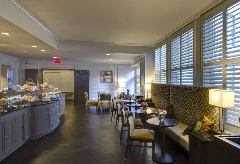 هتل Hampton Inn & Suites New Orleans Downtown