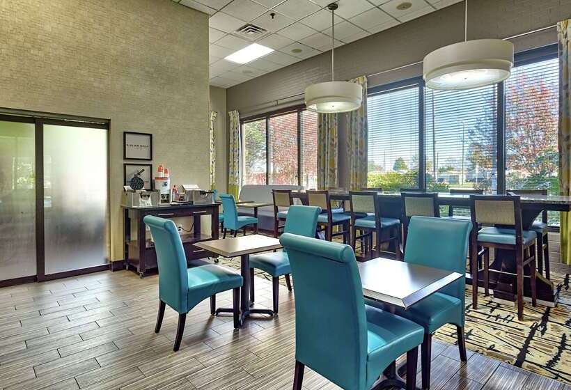 호텔 Hampton Inn Norfolk Naval Base