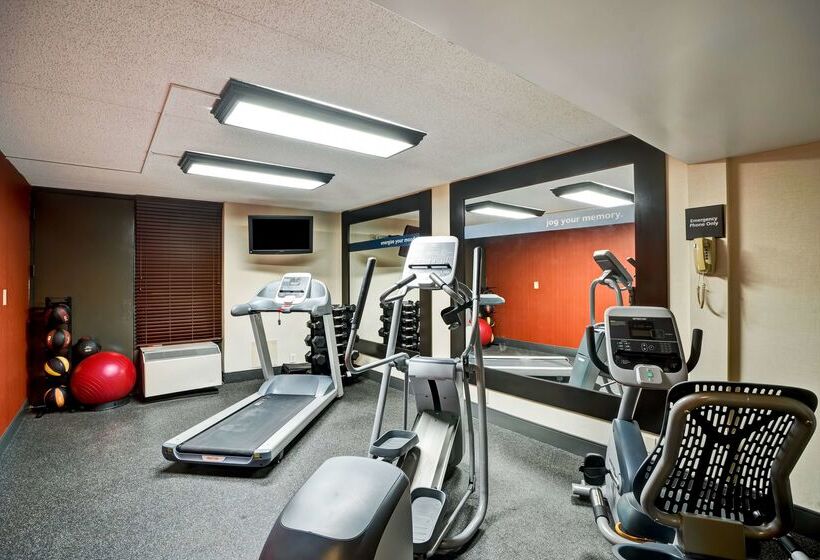 호텔 Hampton Inn Norfolk Naval Base