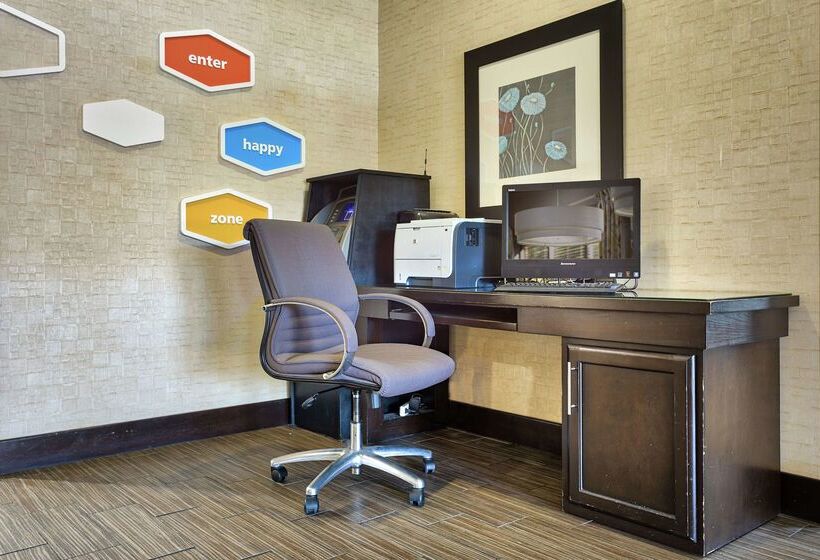 호텔 Hampton Inn Norfolk Naval Base