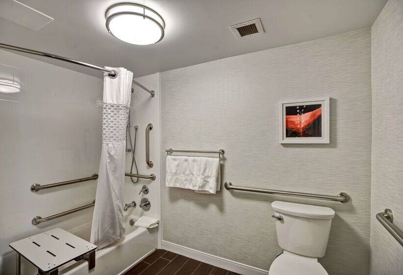 호텔 Hampton Inn Norfolk Naval Base