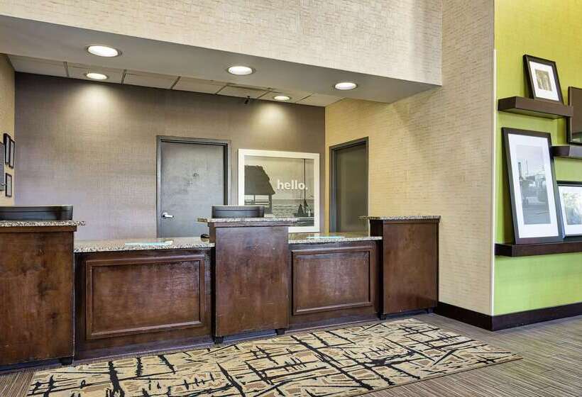 호텔 Hampton Inn Norfolk Naval Base