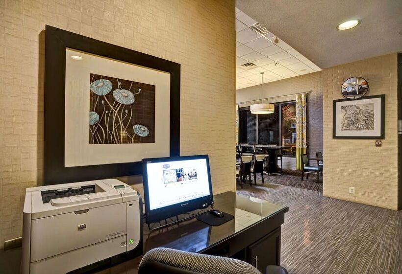 호텔 Hampton Inn Norfolk Naval Base