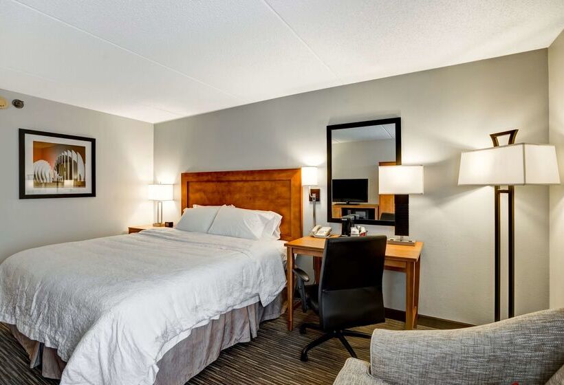 호텔 Hampton Inn Norfolk Naval Base