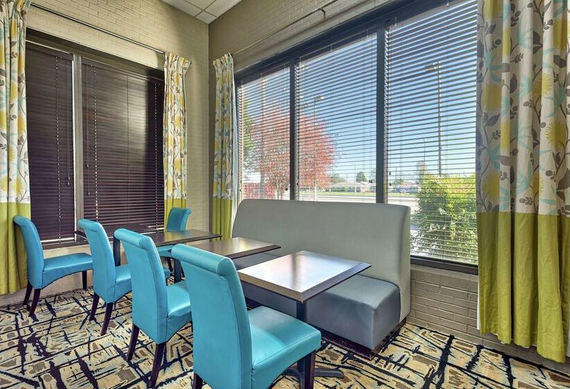 호텔 Hampton Inn Norfolk Naval Base