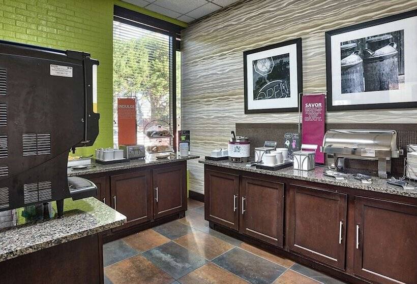 호텔 Hampton Inn Norfolk Naval Base