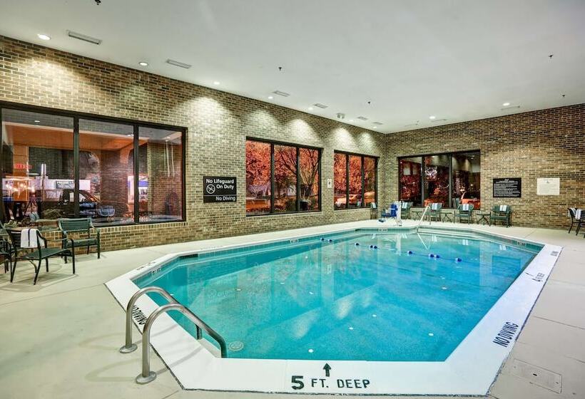 호텔 Hampton Inn Norfolk Naval Base