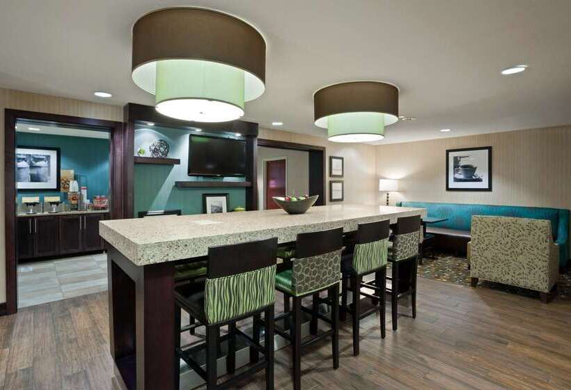 Отель Hampton Inn North Sioux City