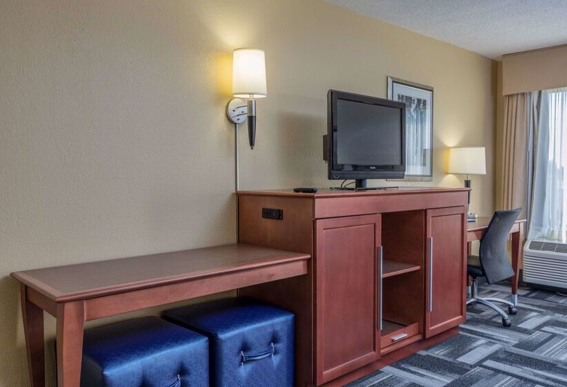 בית מלון כפרי Hampton Inn Owensboro South